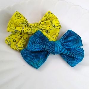 Dog Hair Bows - Set of 2 Bows for Pets with clip